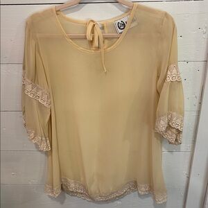 L & B Blouse